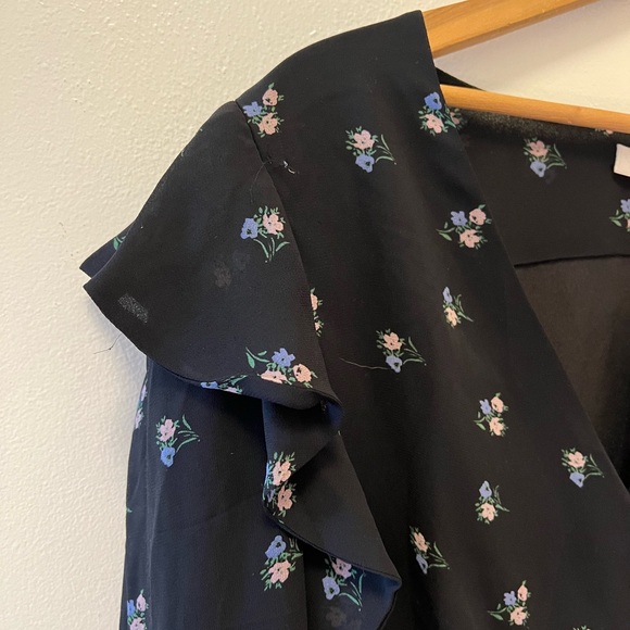WAYF NWT black floral Ruffle Blouse XL - Picture 9 of 11